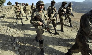 穆沙拉夫前车之鉴犹在，巴铁核武元帅面对特朗普施压，谨慎权衡利弊